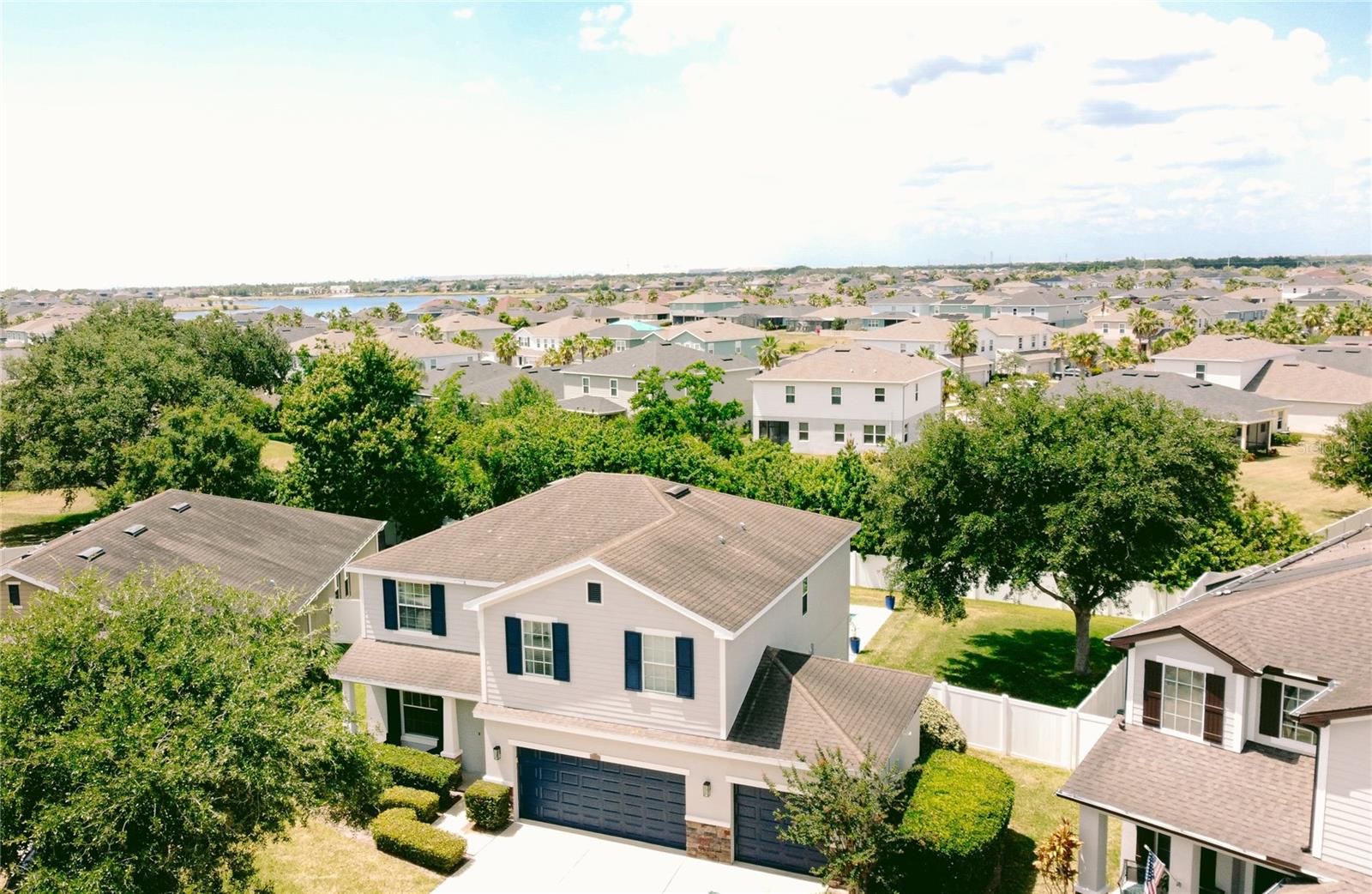 Listing photo id 45 for 12236 Fairlawn Drive