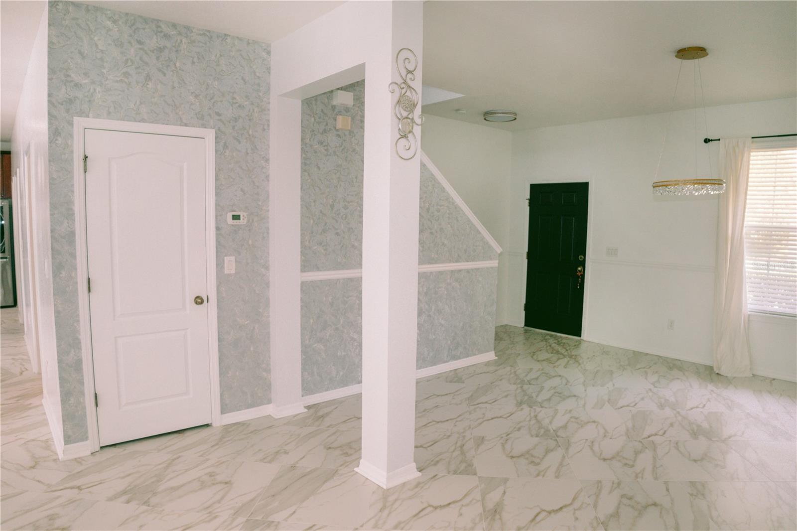 Listing photo id 6 for 12236 Fairlawn Drive