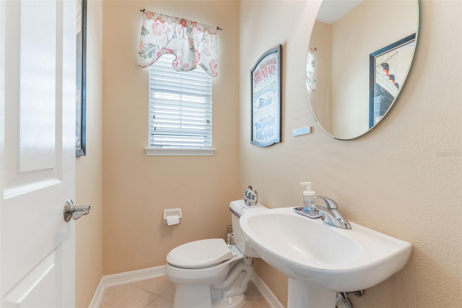 Image 32 of 38 For 206 Norfolk Place