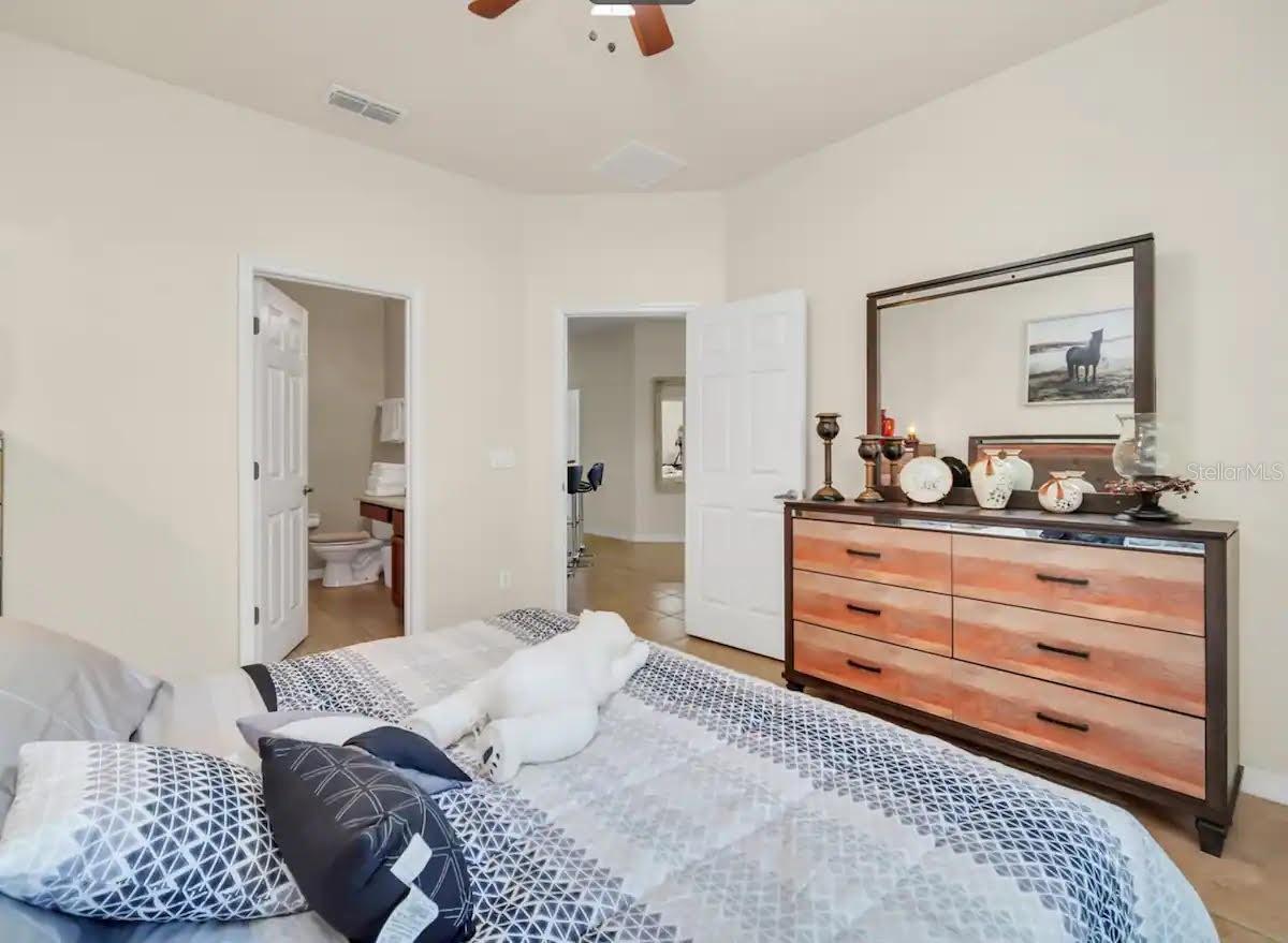 Image 11 of 24 For 2736 Oakwater Drive