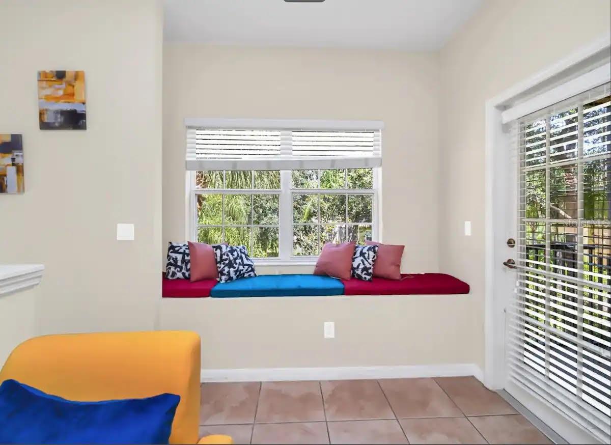 Image 6 of 24 For 2736 Oakwater Drive
