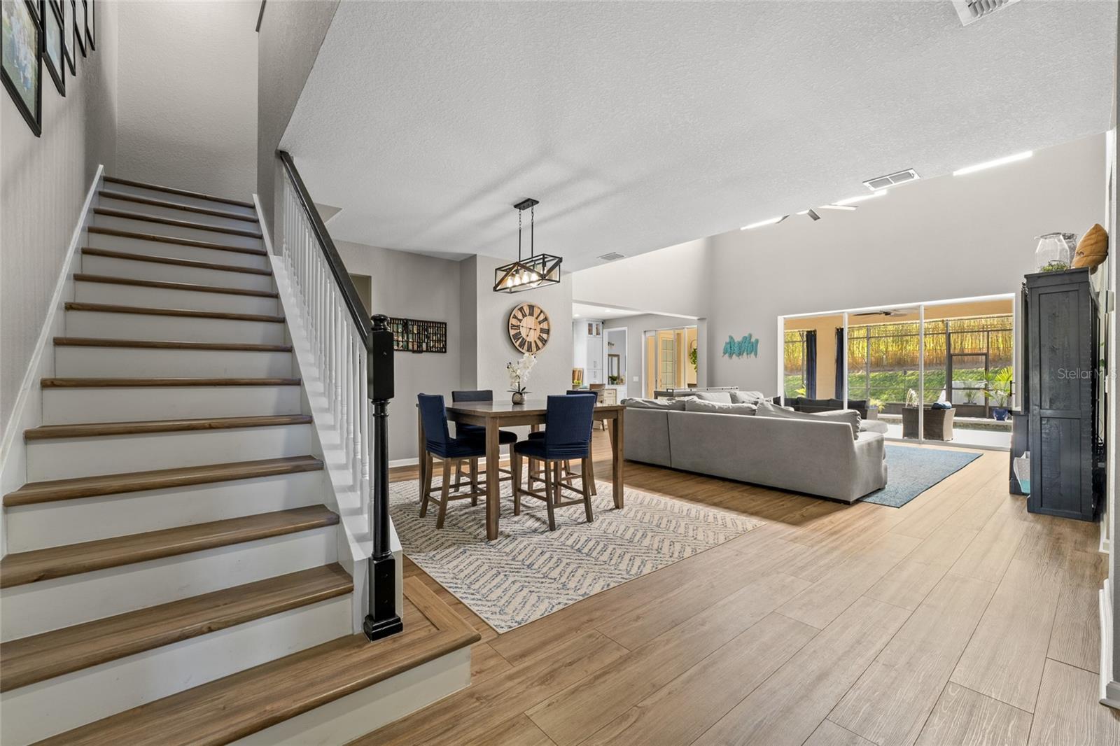 Image 3 of 31 For 2821 Columbus Avenue