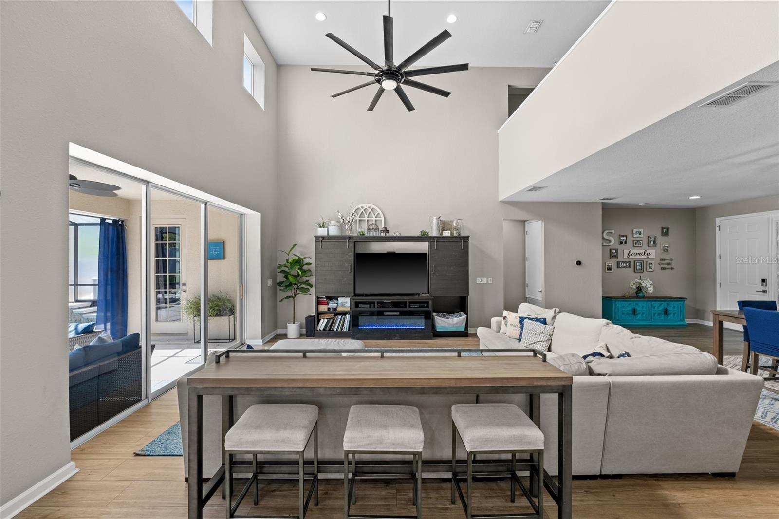 Image 6 of 31 For 2821 Columbus Avenue