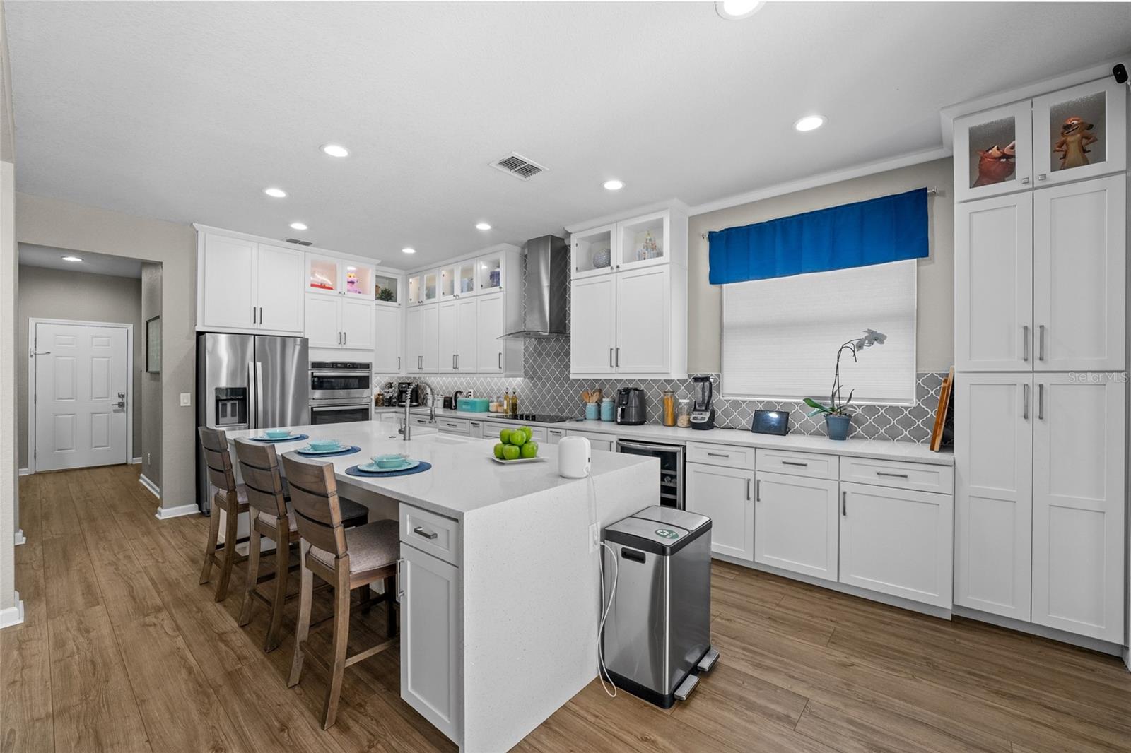 Image 8 of 31 For 2821 Columbus Avenue