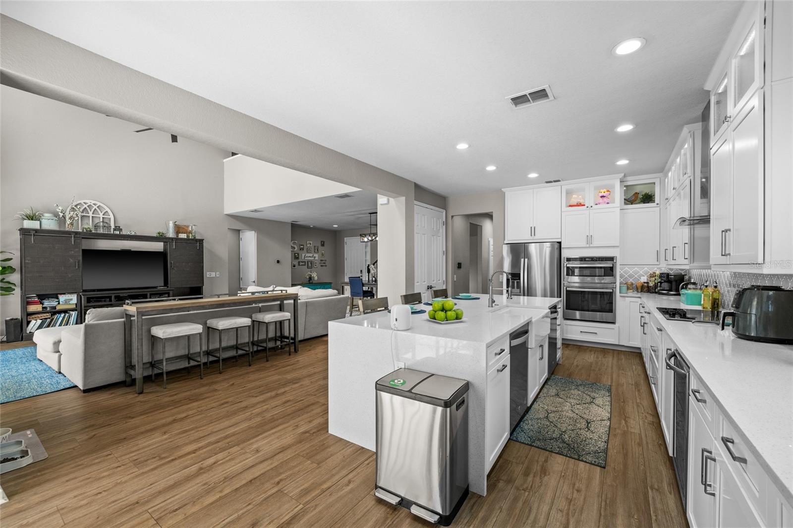 Image 9 of 31 For 2821 Columbus Avenue