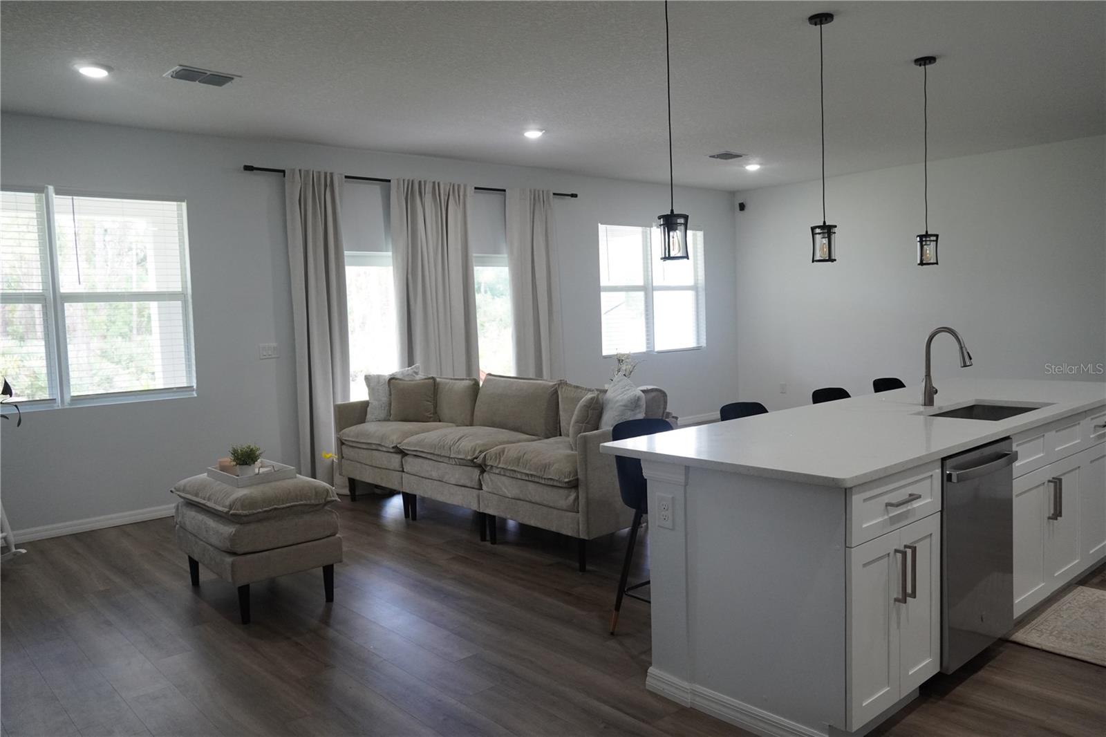 Image 2 of 18 For 1181 Ivanhoe Street Nw
