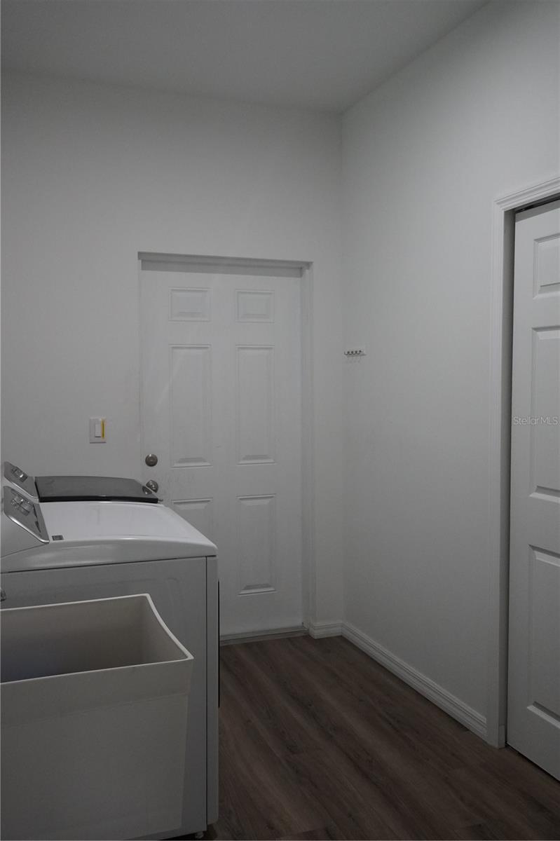 Image 5 of 18 For 1181 Ivanhoe Street Nw