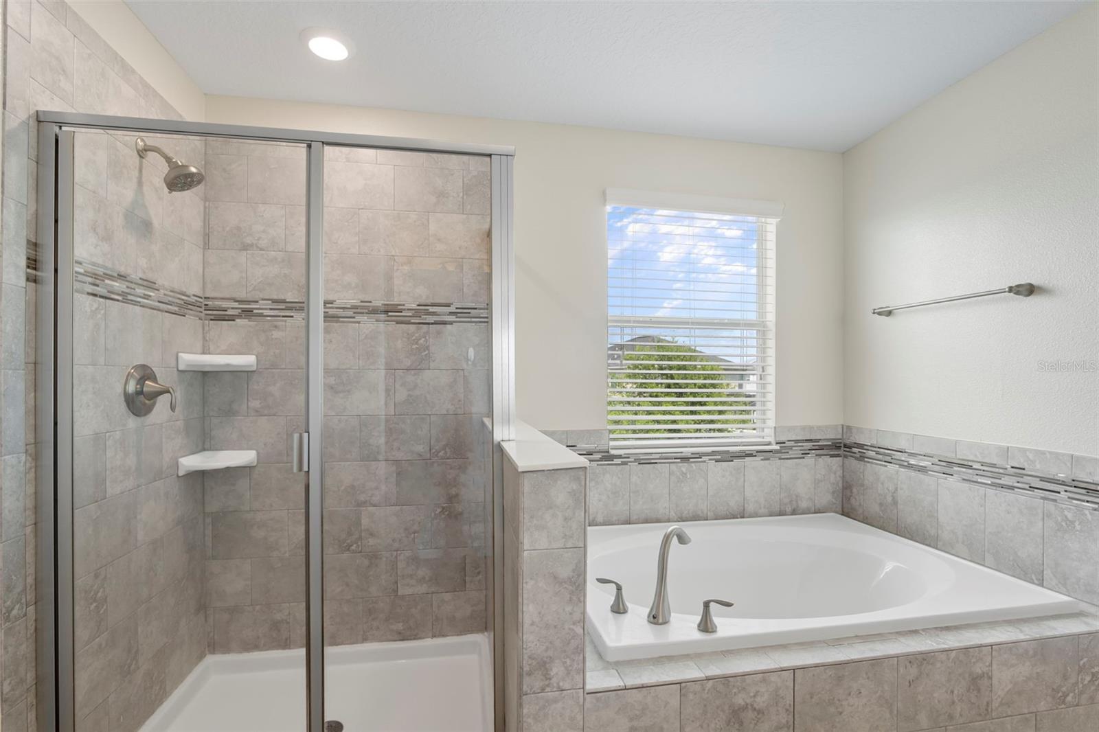 Image 21 of 40 For 2901 Harvest Hill Lane