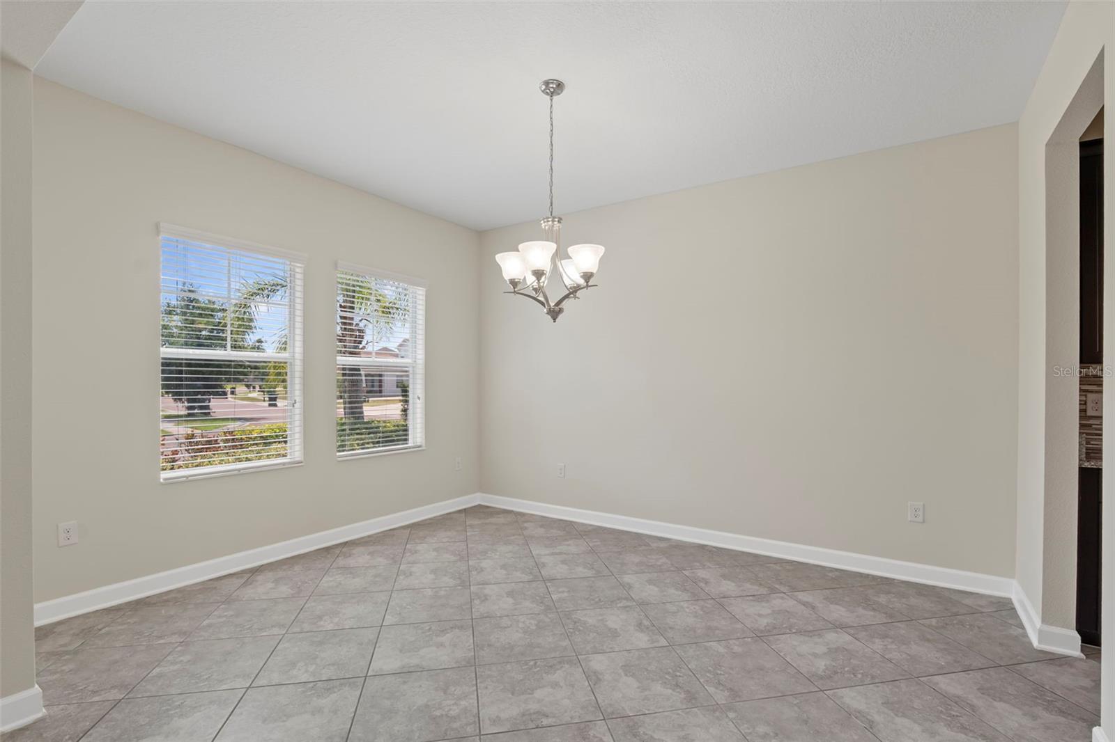 Image 4 of 40 For 2901 Harvest Hill Lane