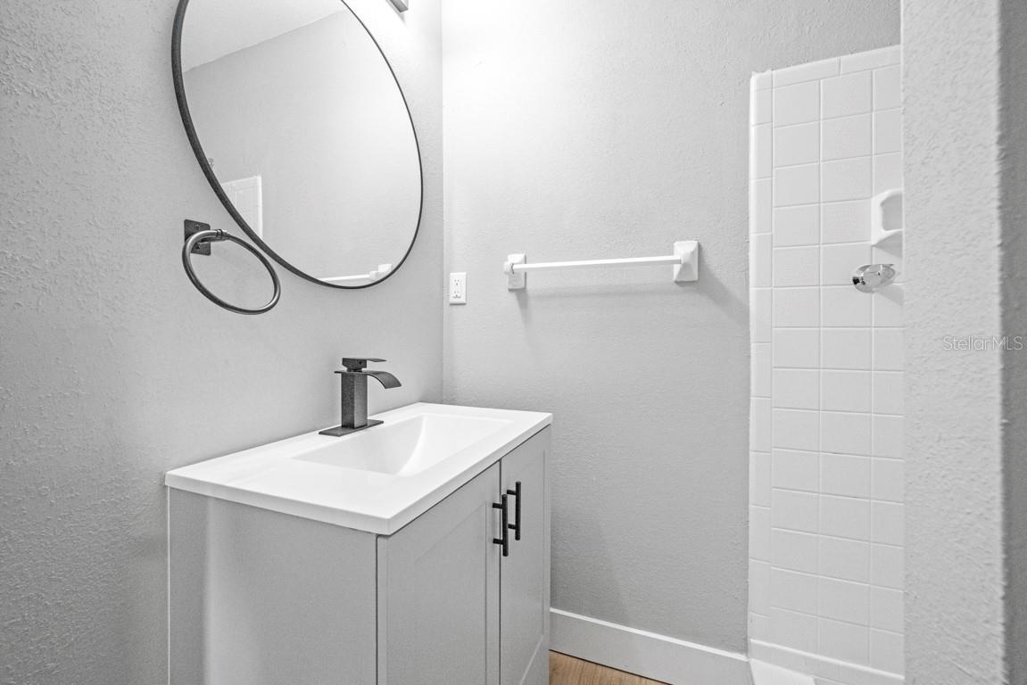 Image 20 of 42 For 4445 Stuart Ave