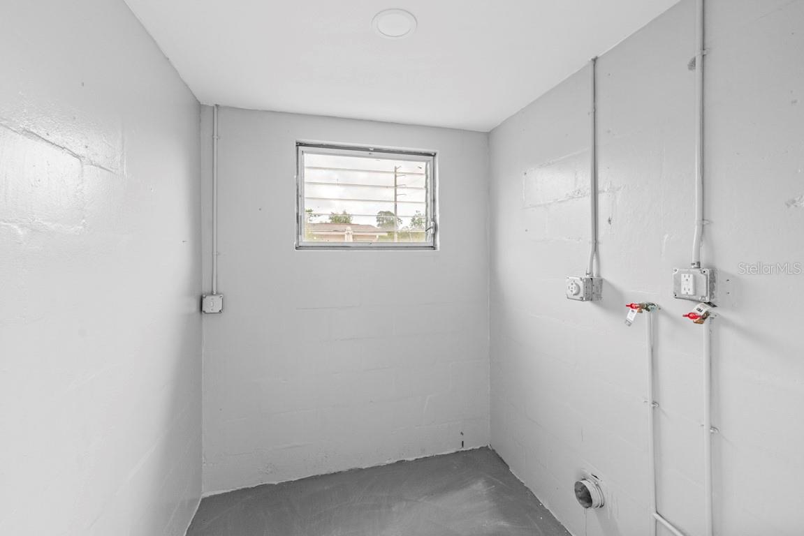 Image 30 of 42 For 4445 Stuart Ave