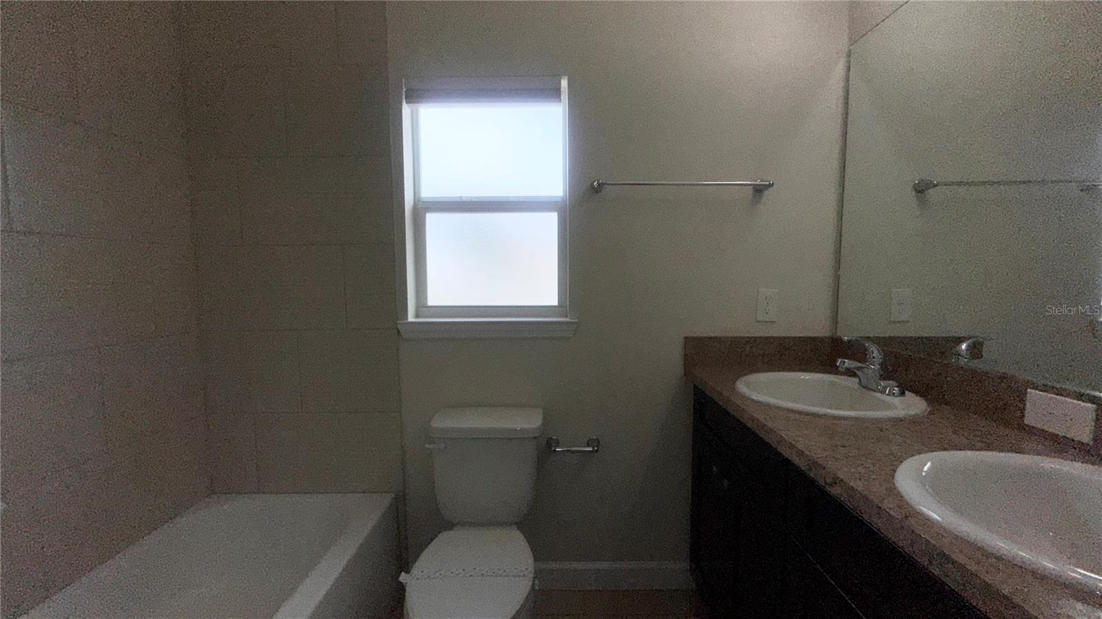 Image 10 of 16 For 1109 Najac Lane B