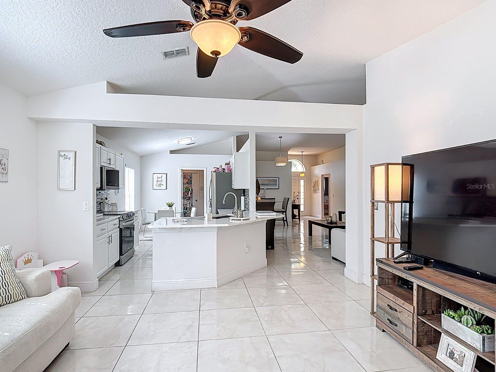 Image 17 of 33 For 5577 Sycamore Canyon Drive