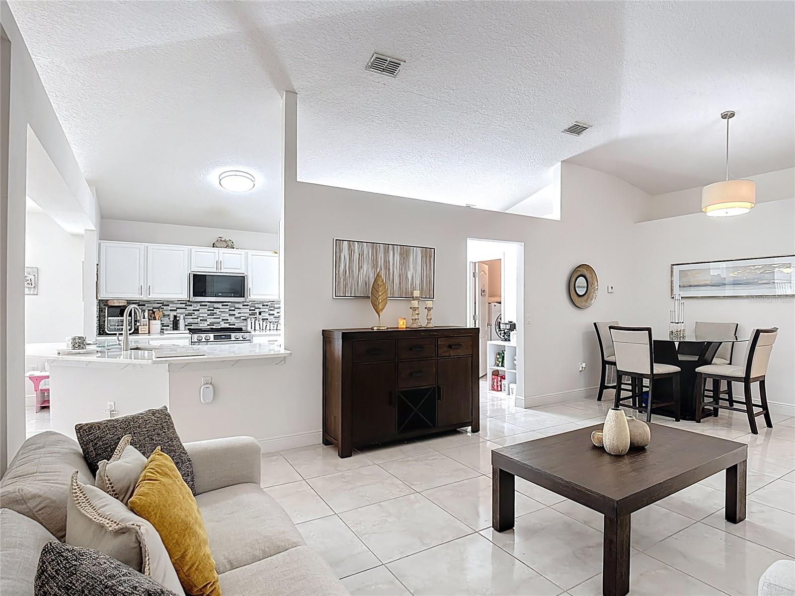 Image 7 of 33 For 5577 Sycamore Canyon Drive