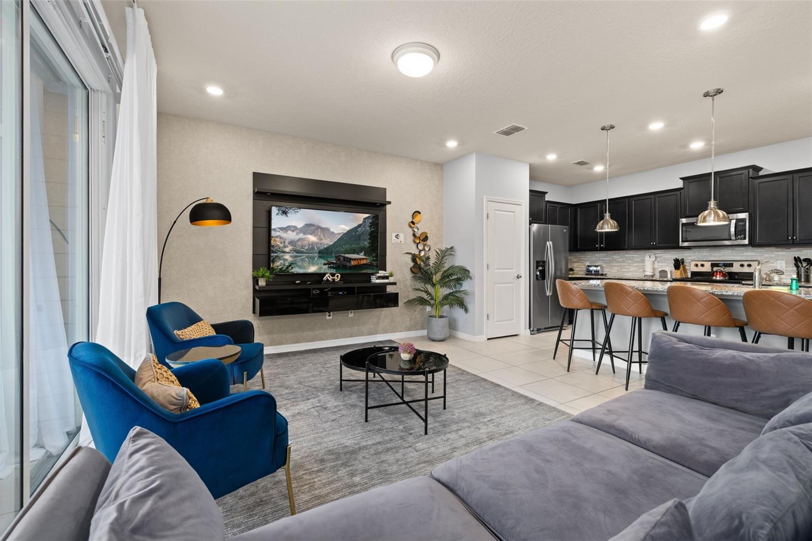 Image 10 of 94 For 971 Paradise Drive