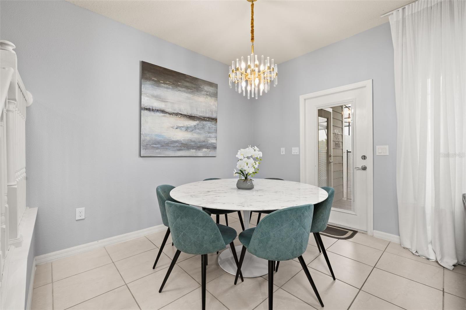 Image 12 of 94 For 971 Paradise Drive