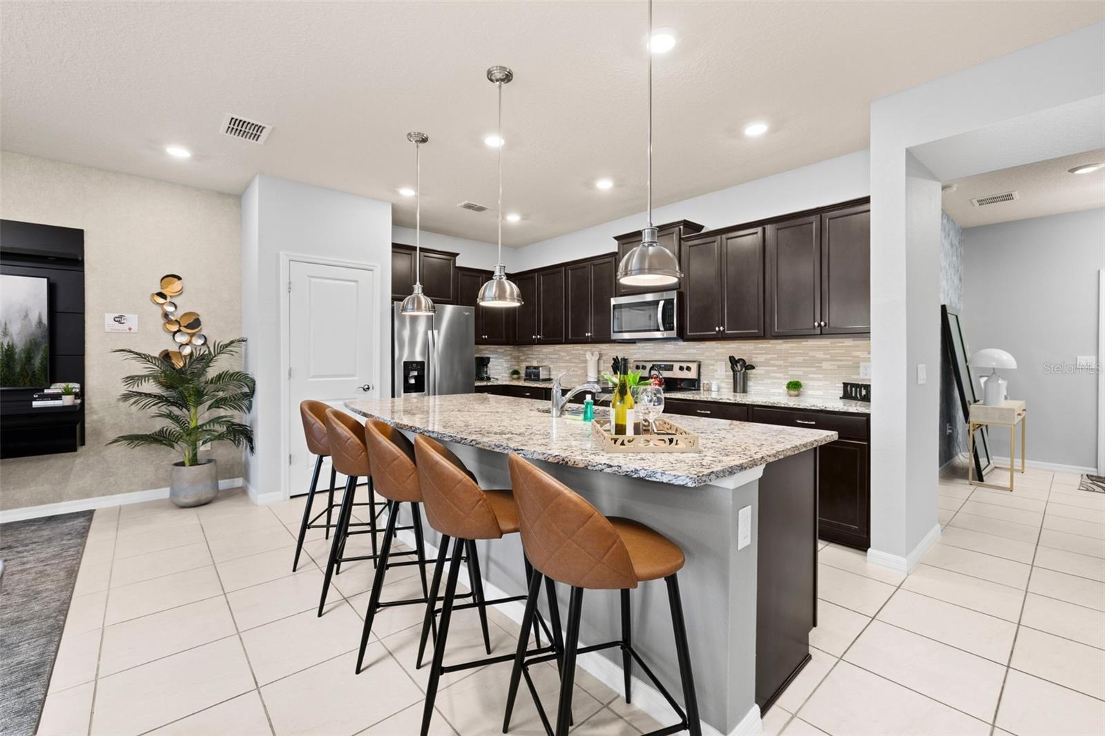 Image 5 of 94 For 971 Paradise Drive