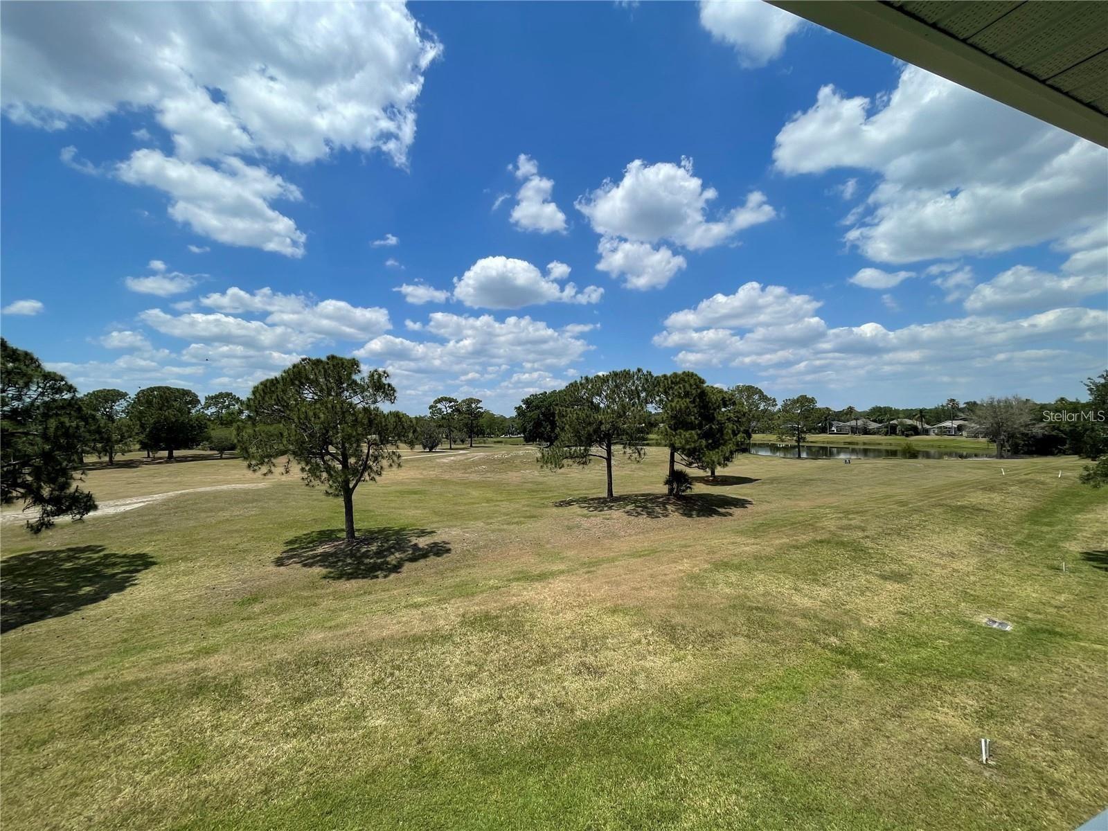 Image 16 of 25 For 13905 Fairway Island Drive 1035