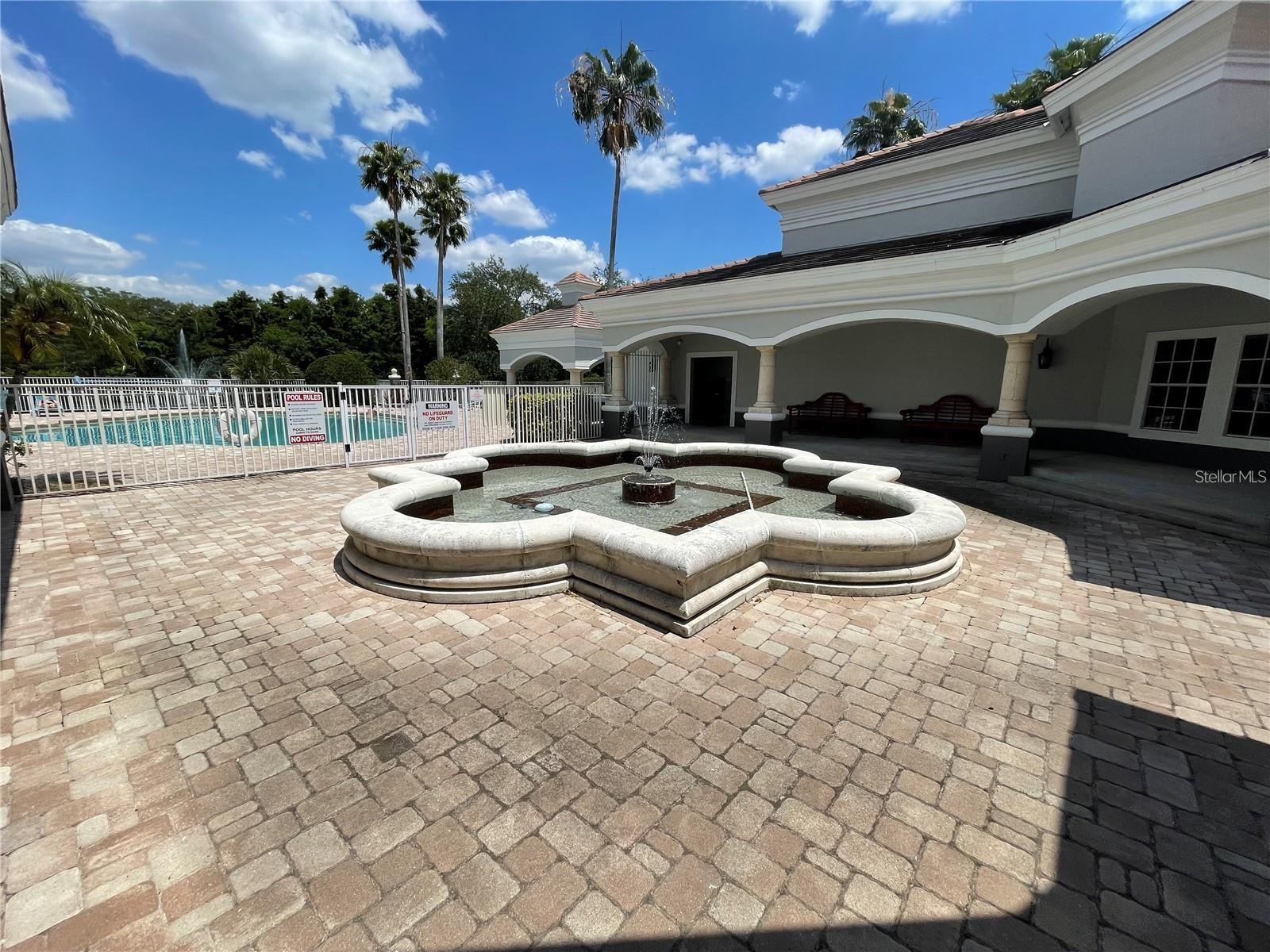 Image 21 of 25 For 13905 Fairway Island Drive 1035