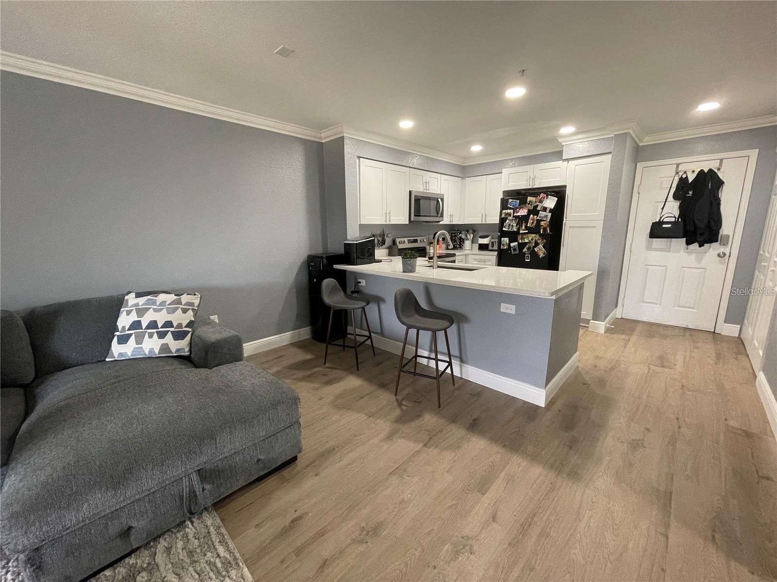 Image 6 of 25 For 13905 Fairway Island Drive 1035