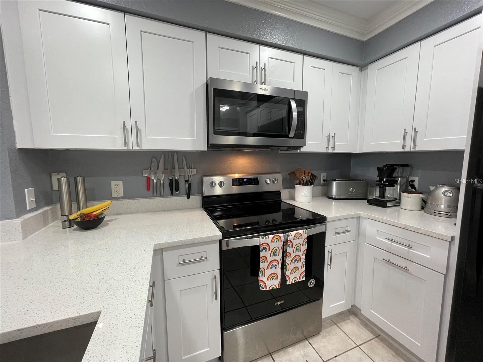 Image 7 of 25 For 13905 Fairway Island Drive 1035