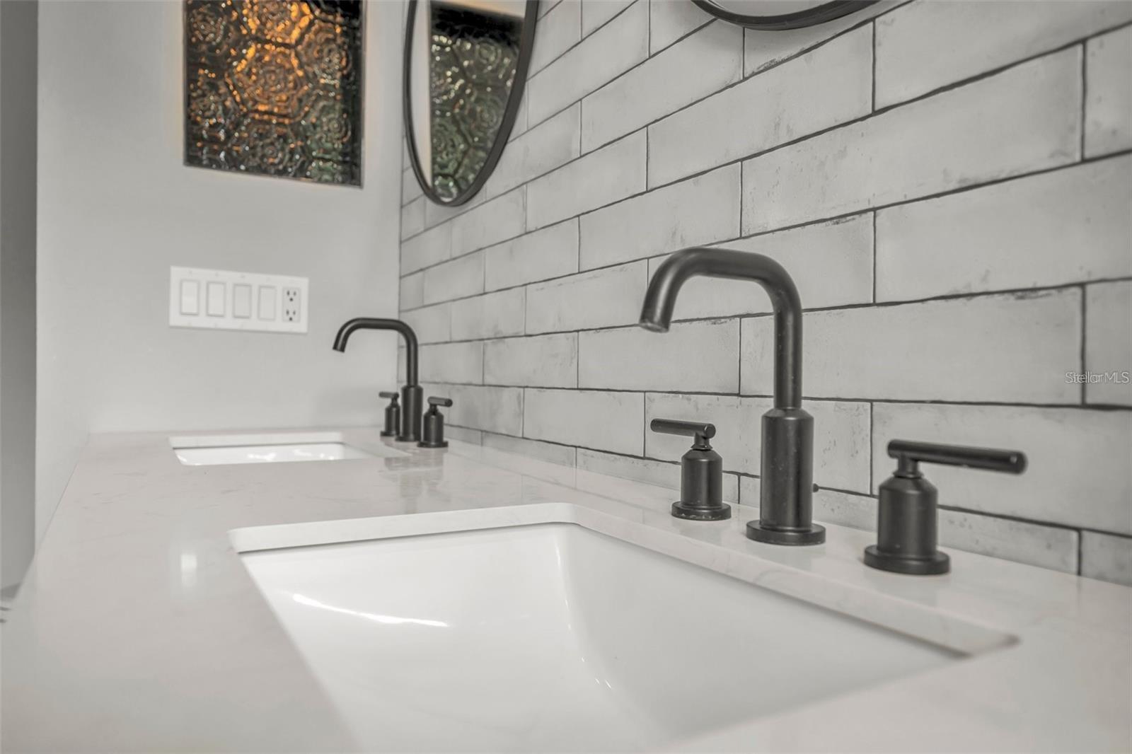 Image 16 of 33 For 2287 Park Maitland Court