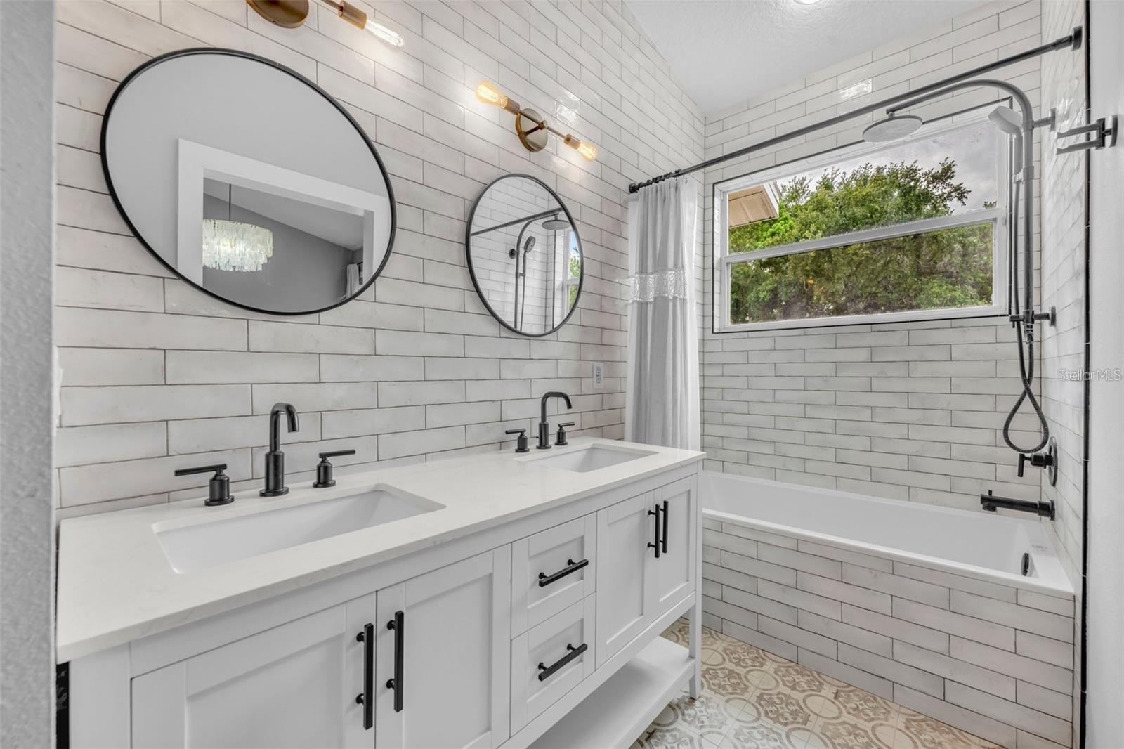 Image 18 of 33 For 2287 Park Maitland Court