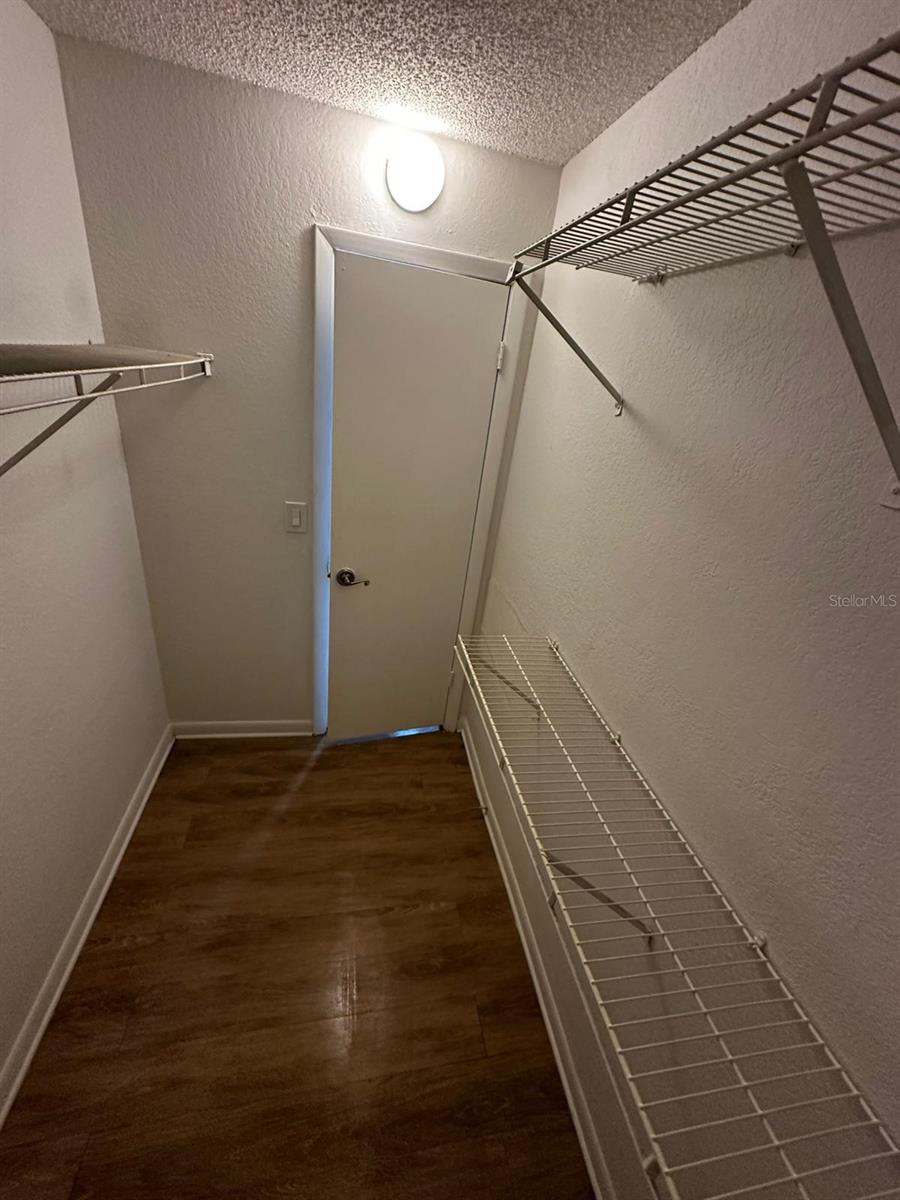 Image 15 of 21 For 11574 Westwood Boulevard 1133
