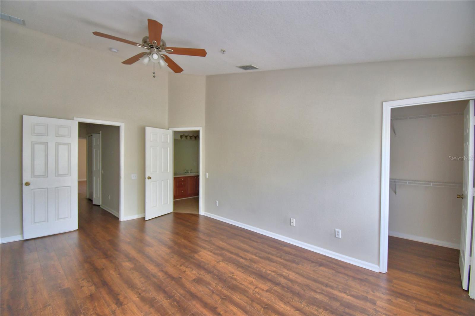 Image 22 of 51 For 3151 Sinclair Street 104
