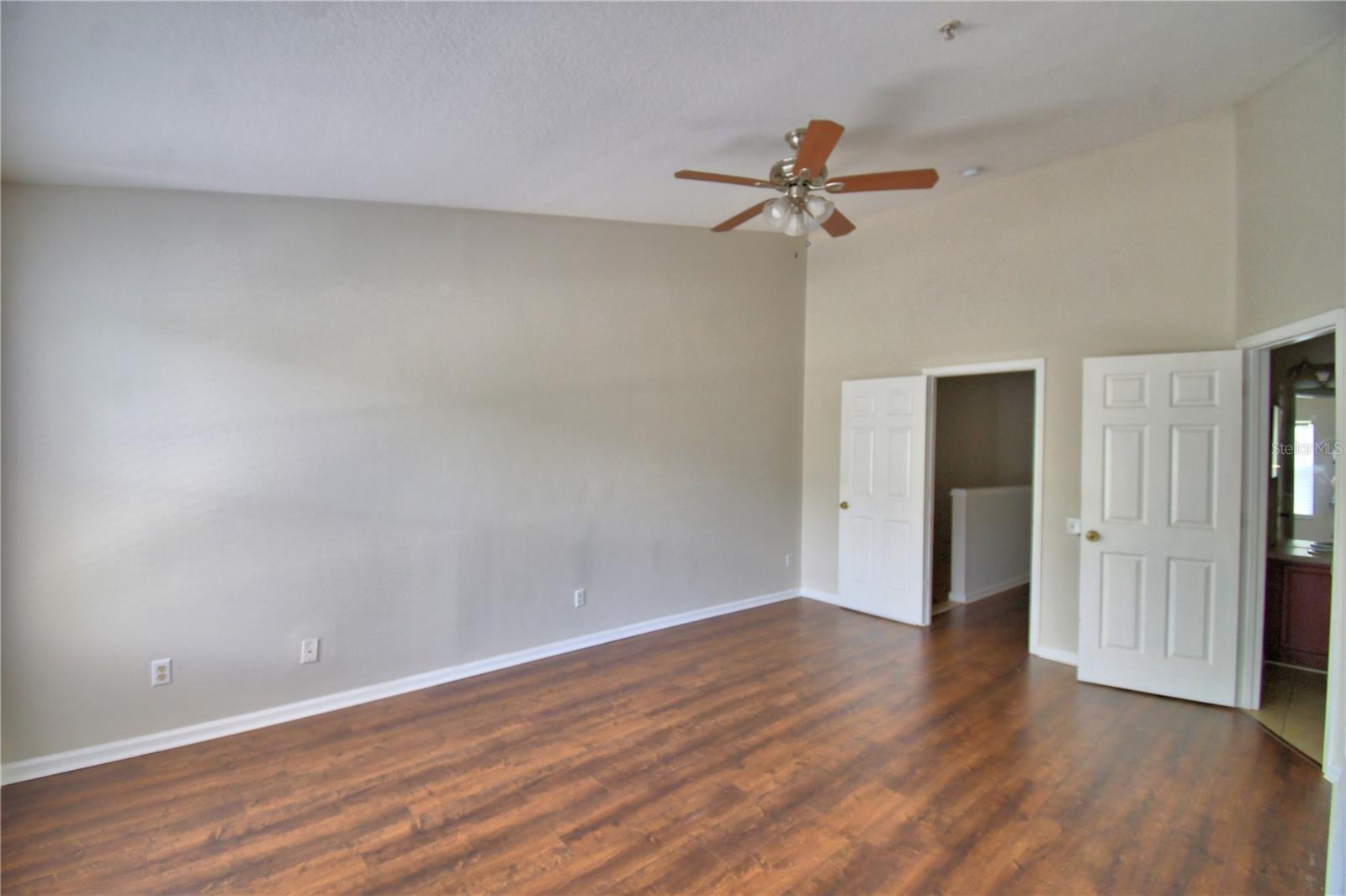 Image 23 of 51 For 3151 Sinclair Street 104
