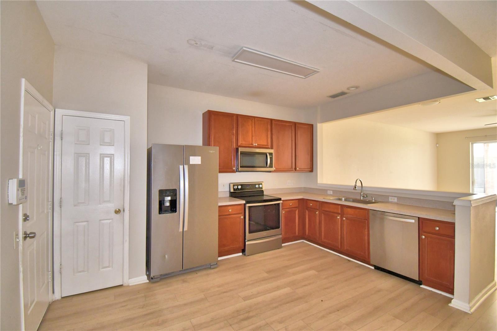 Image 5 of 51 For 3151 Sinclair Street 104