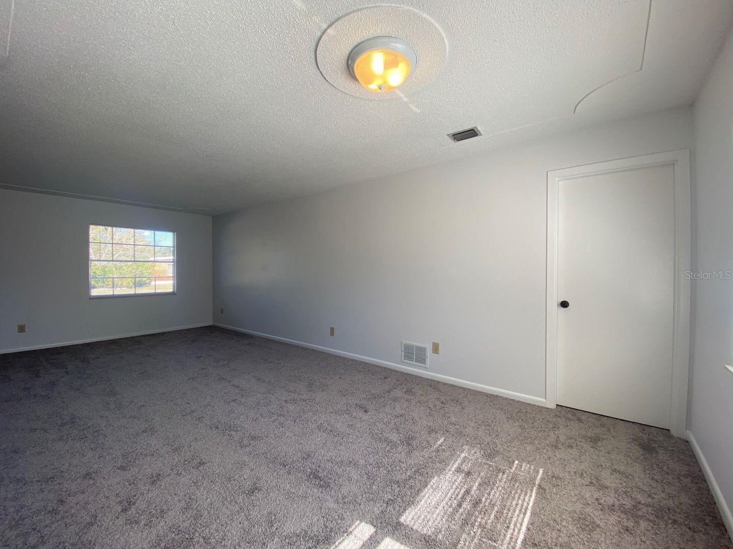 Image 11 of 25 For 280 Lake Avenue