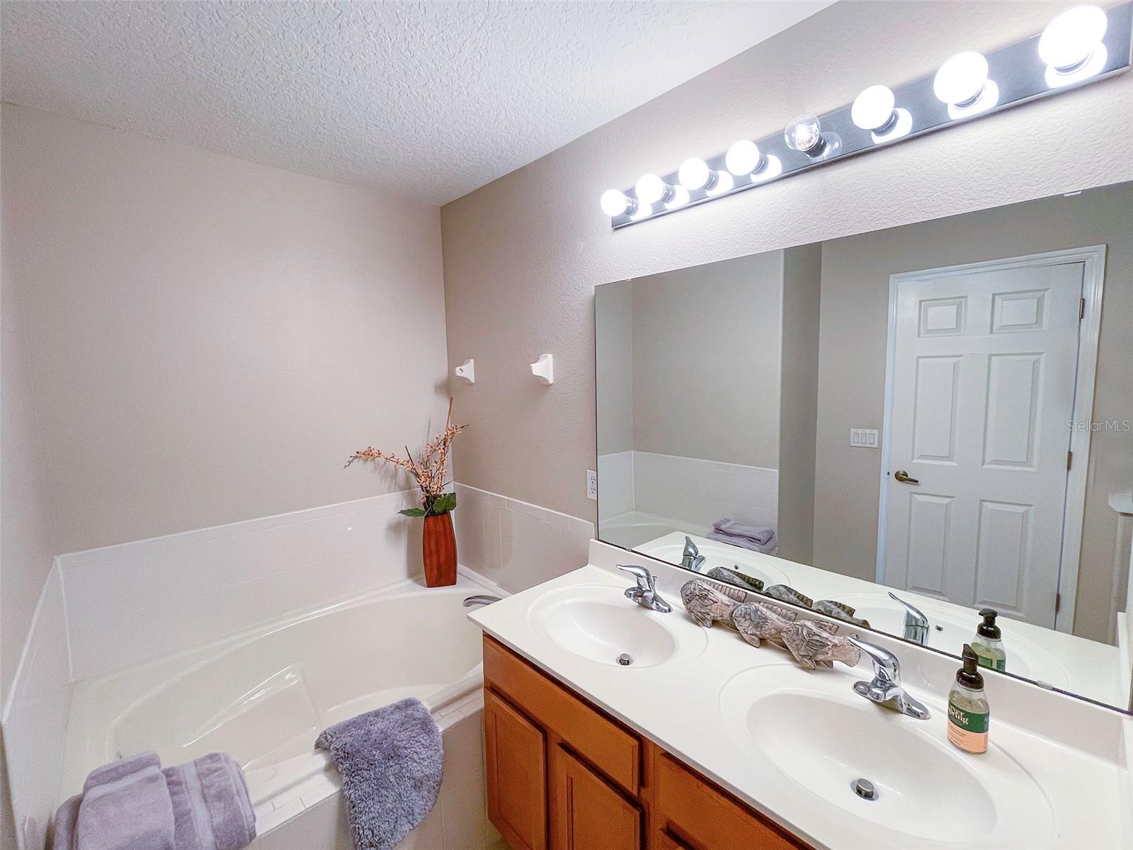 Image 16 of 23 For 904 Assembly Court