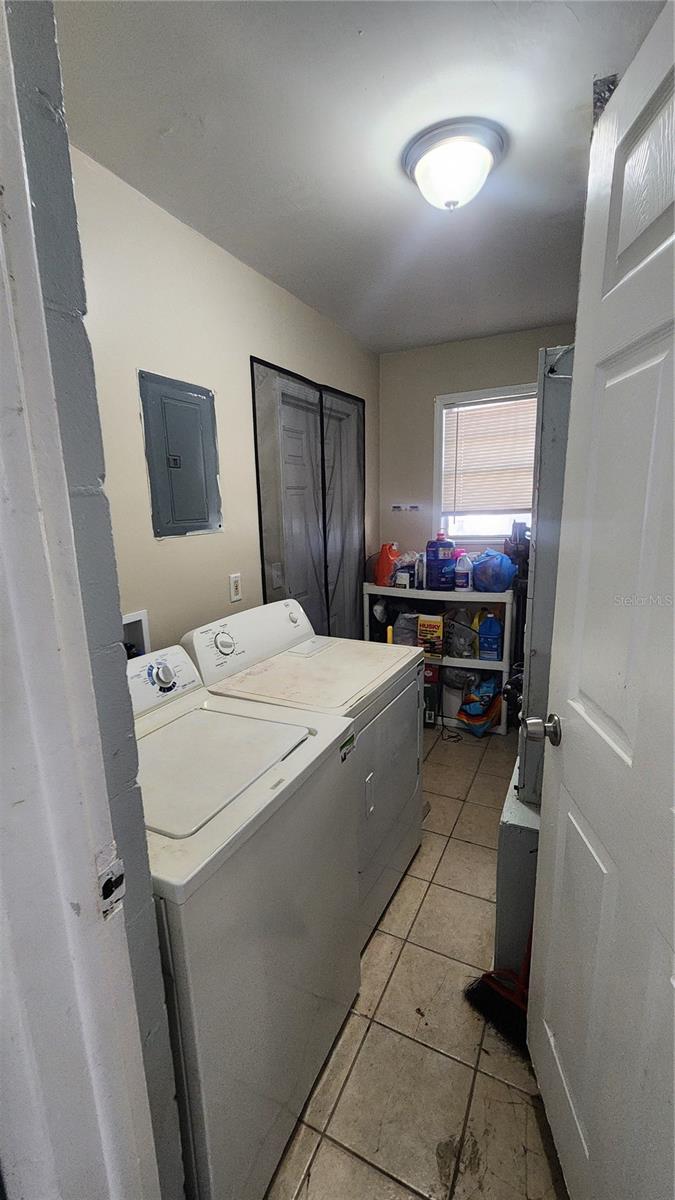 Image 17 of 33 For 4760 Danzig Court