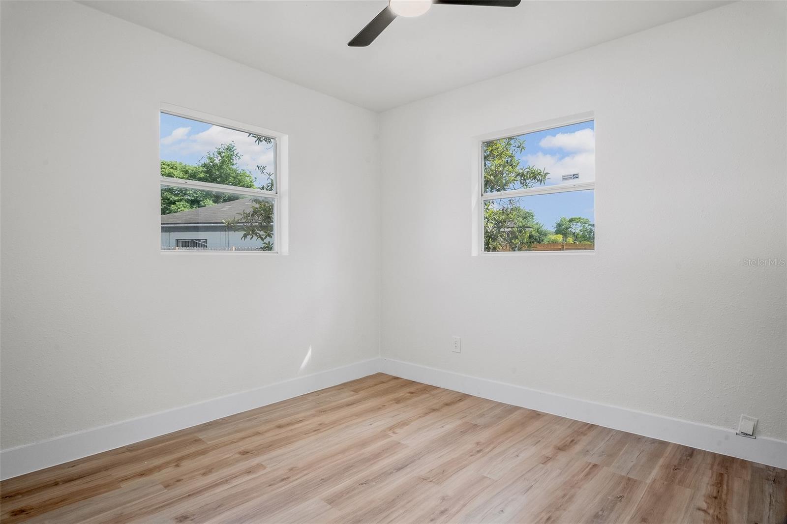 Image 17 of 28 For 4420 Lake Lawne Avenue