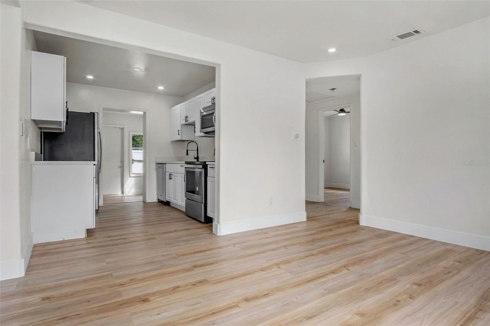 Image 3 of 28 For 4420 Lake Lawne Avenue