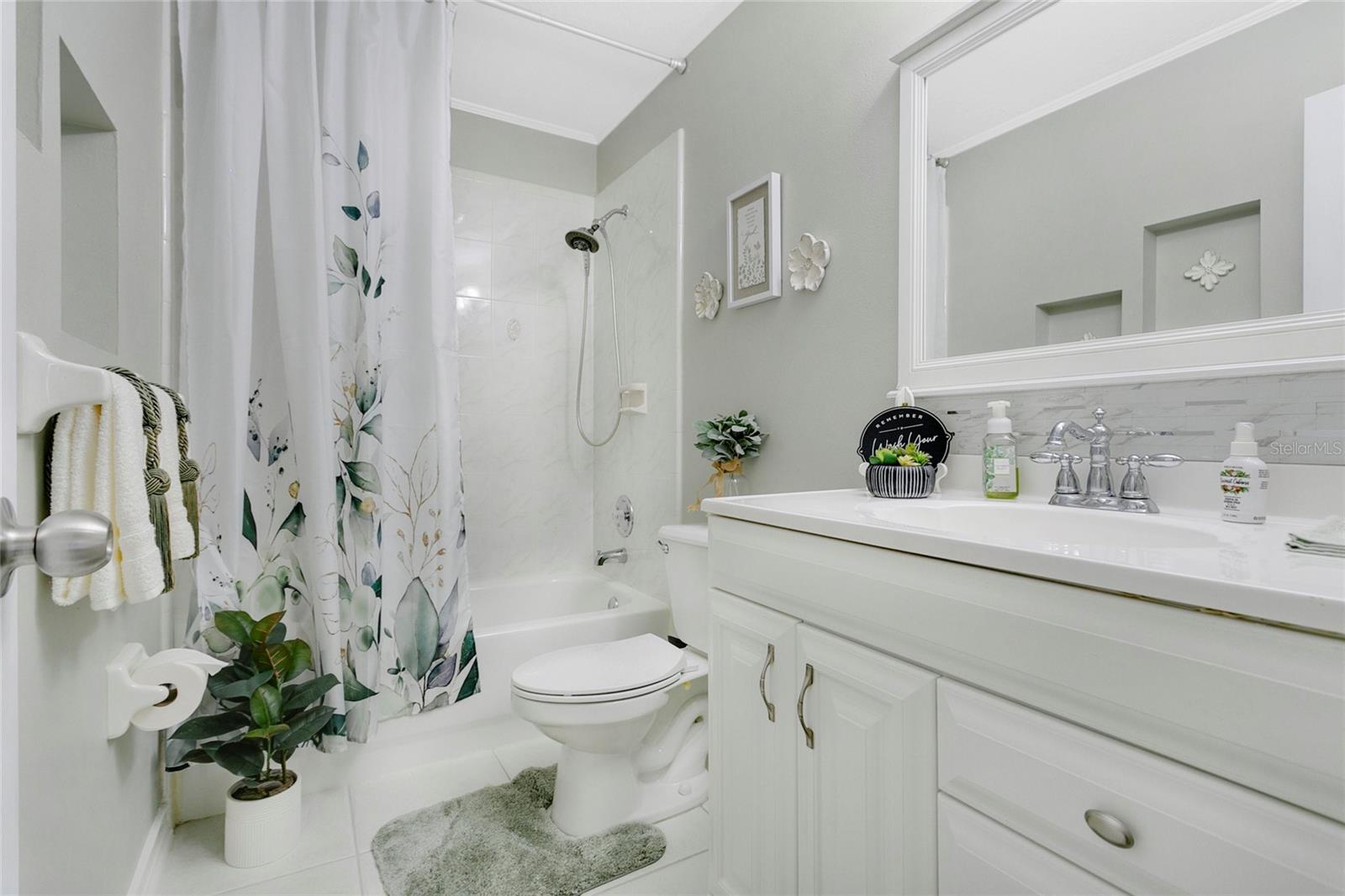 Image 13 of 30 For 906 Elm Forest Dr