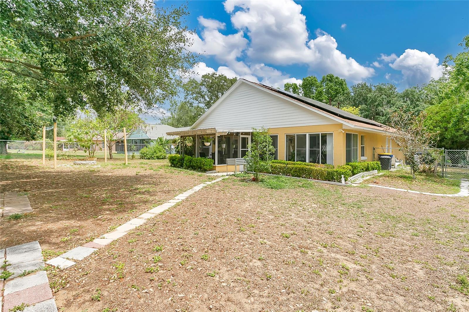 Image 20 of 30 For 906 Elm Forest Dr