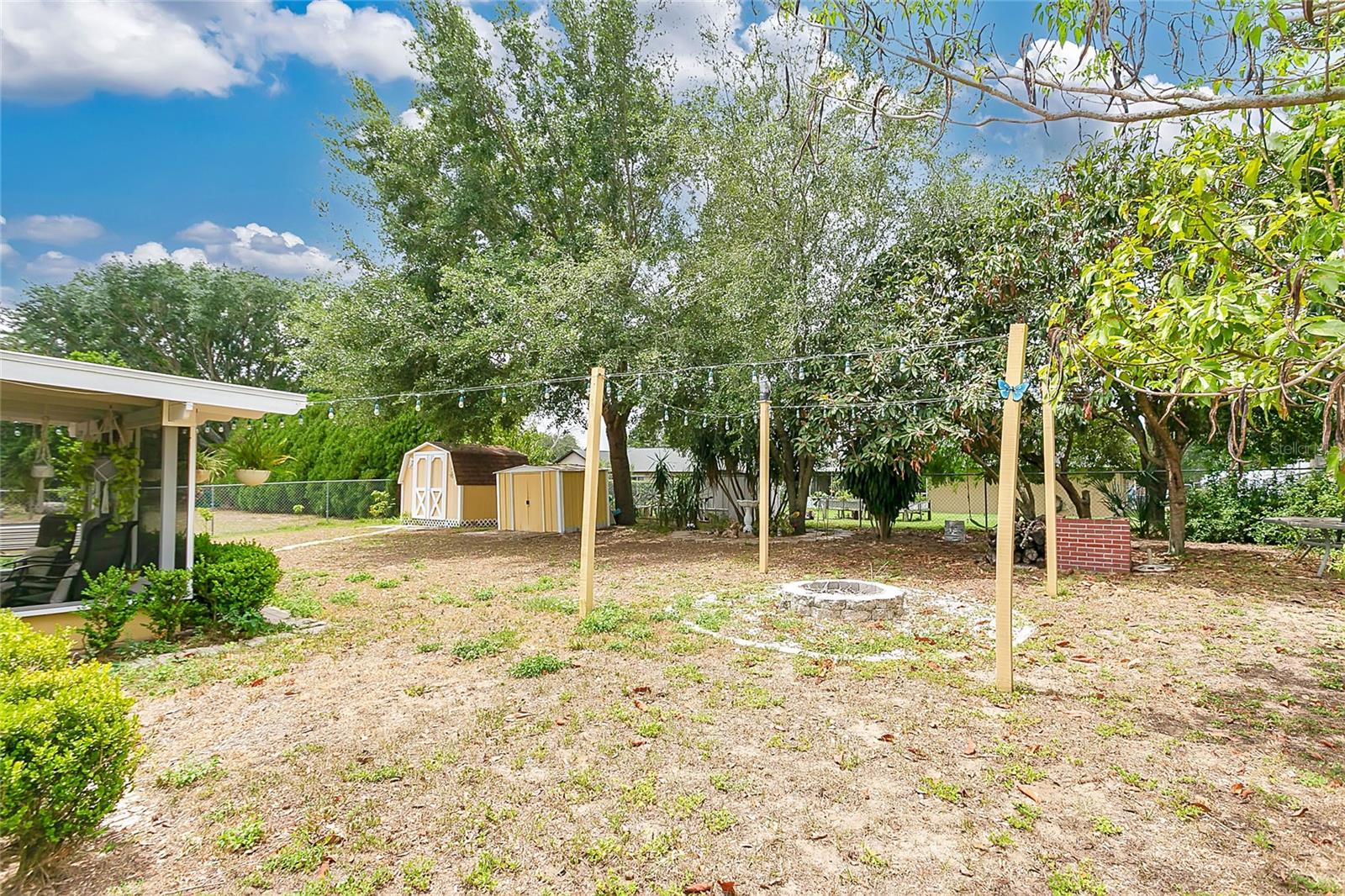 Image 23 of 30 For 906 Elm Forest Dr