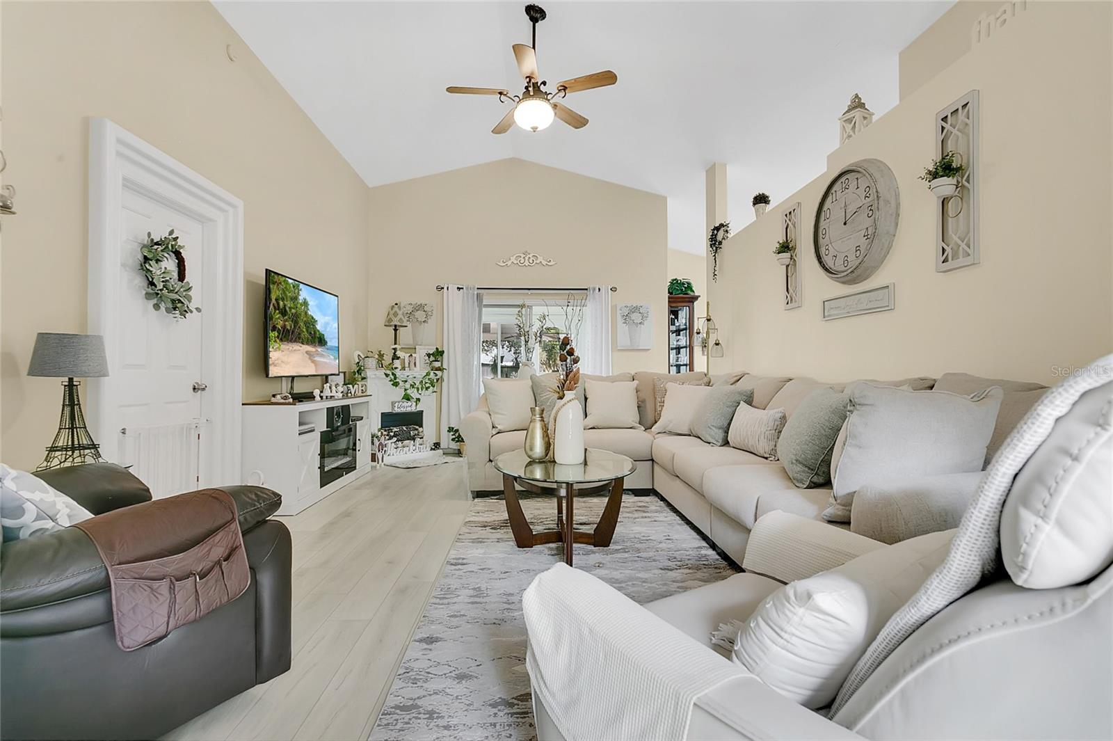 Image 3 of 30 For 906 Elm Forest Dr