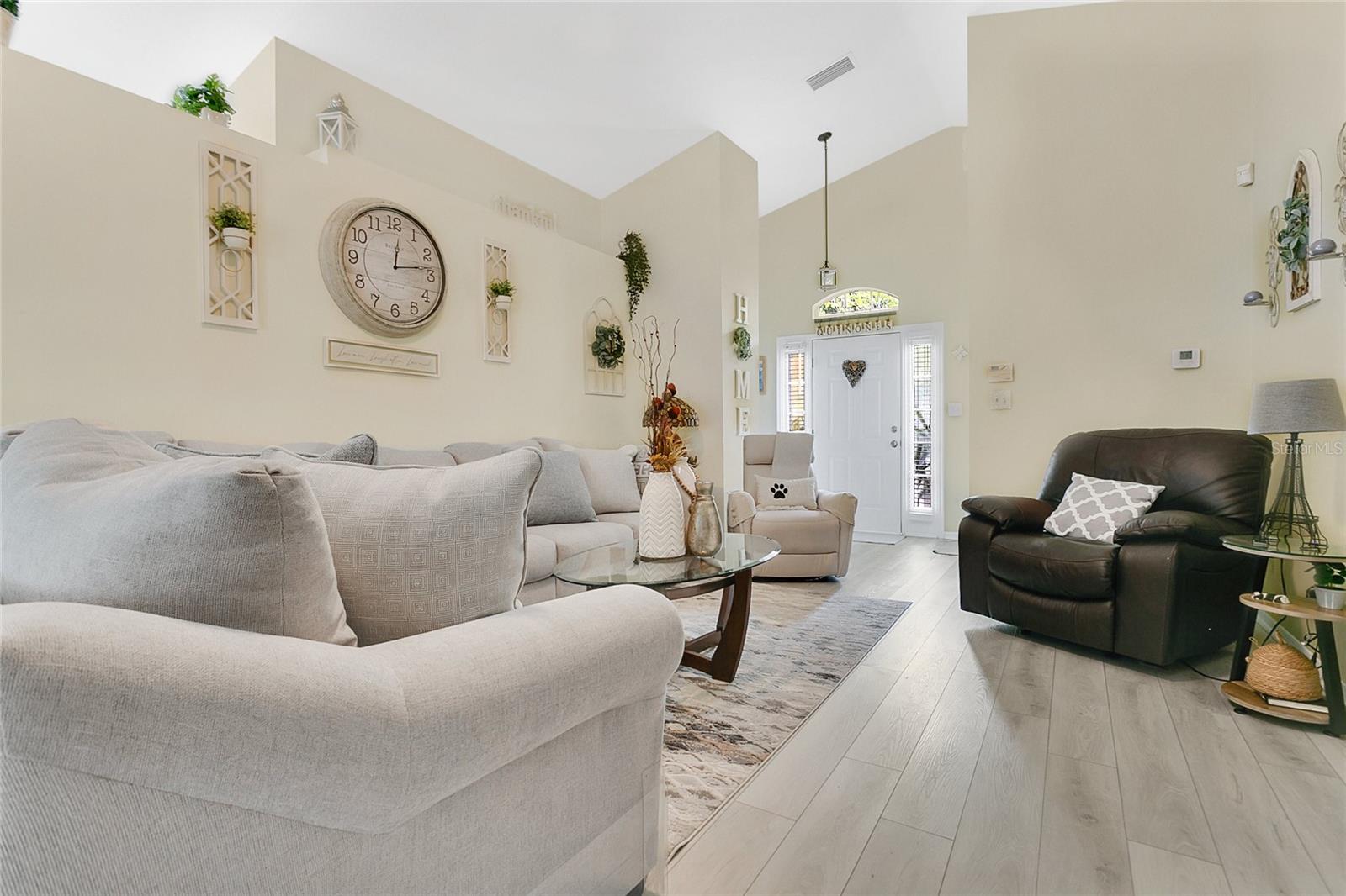 Image 4 of 30 For 906 Elm Forest Dr