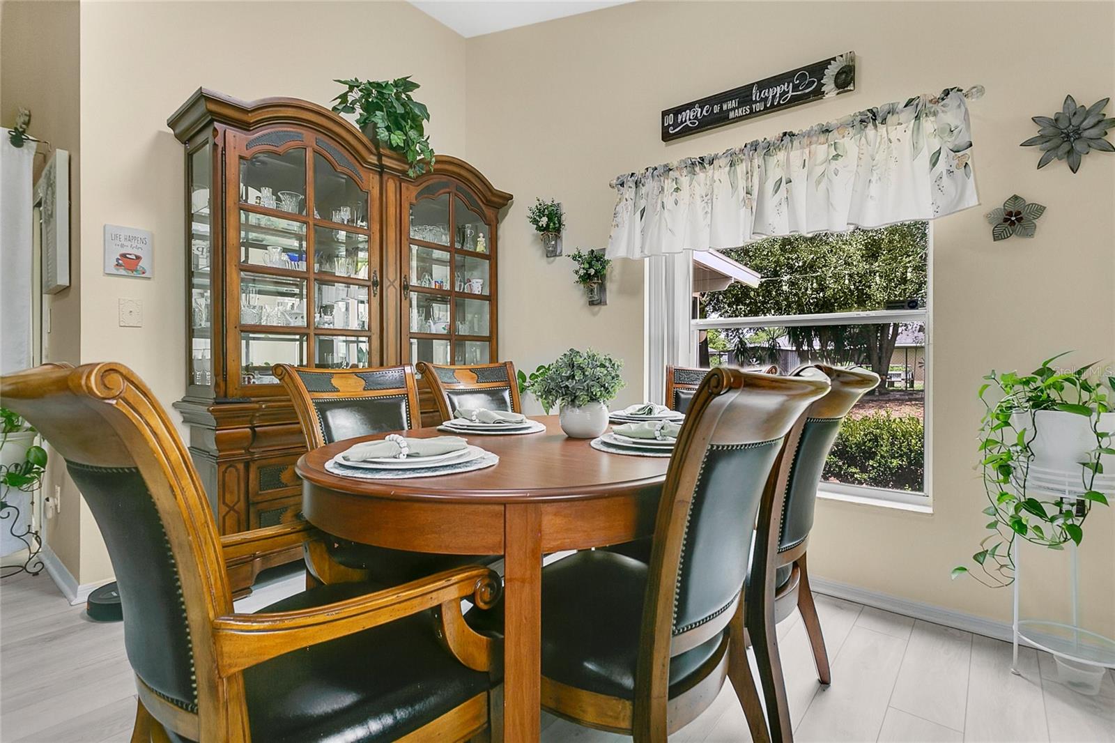 Image 6 of 30 For 906 Elm Forest Dr