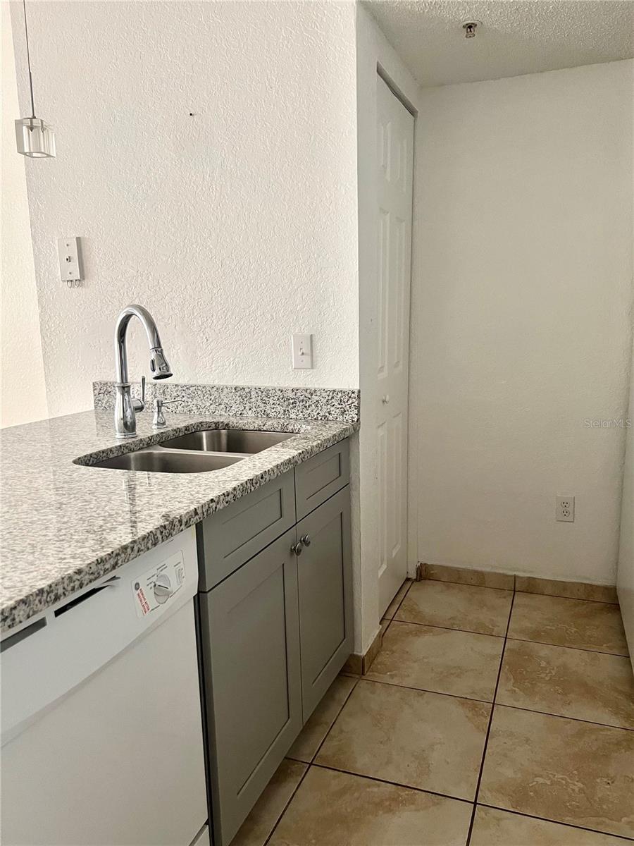 Image 10 of 19 For 2209 Antigua Place 831