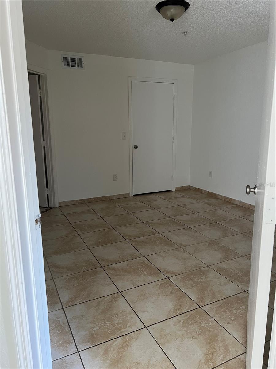 Image 11 of 19 For 2209 Antigua Place 831