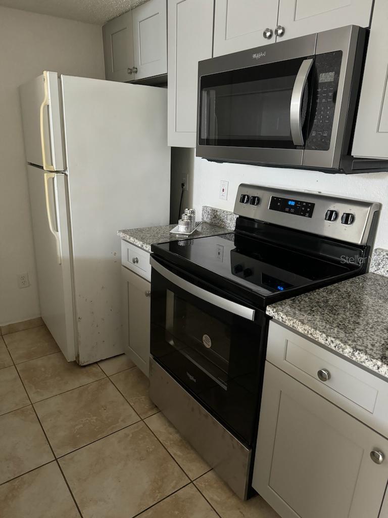 Image 13 of 19 For 2209 Antigua Place 831