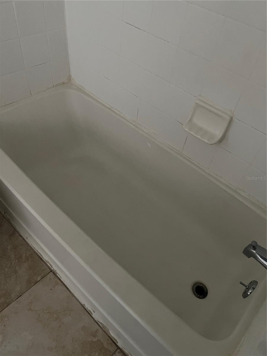 Image 18 of 19 For 2209 Antigua Place 831