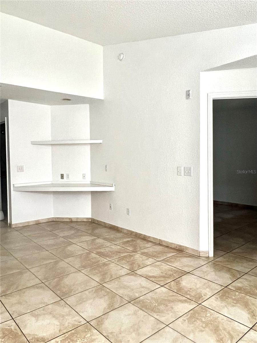 Image 6 of 19 For 2209 Antigua Place 831