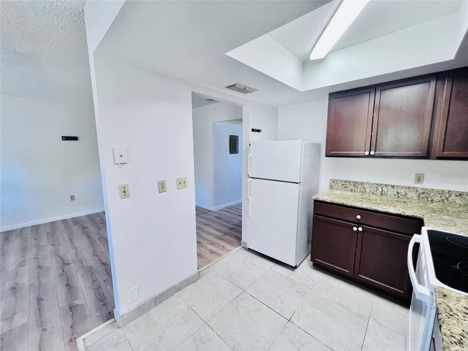 Image 6 of 9 For 1802 Barton Drive 3