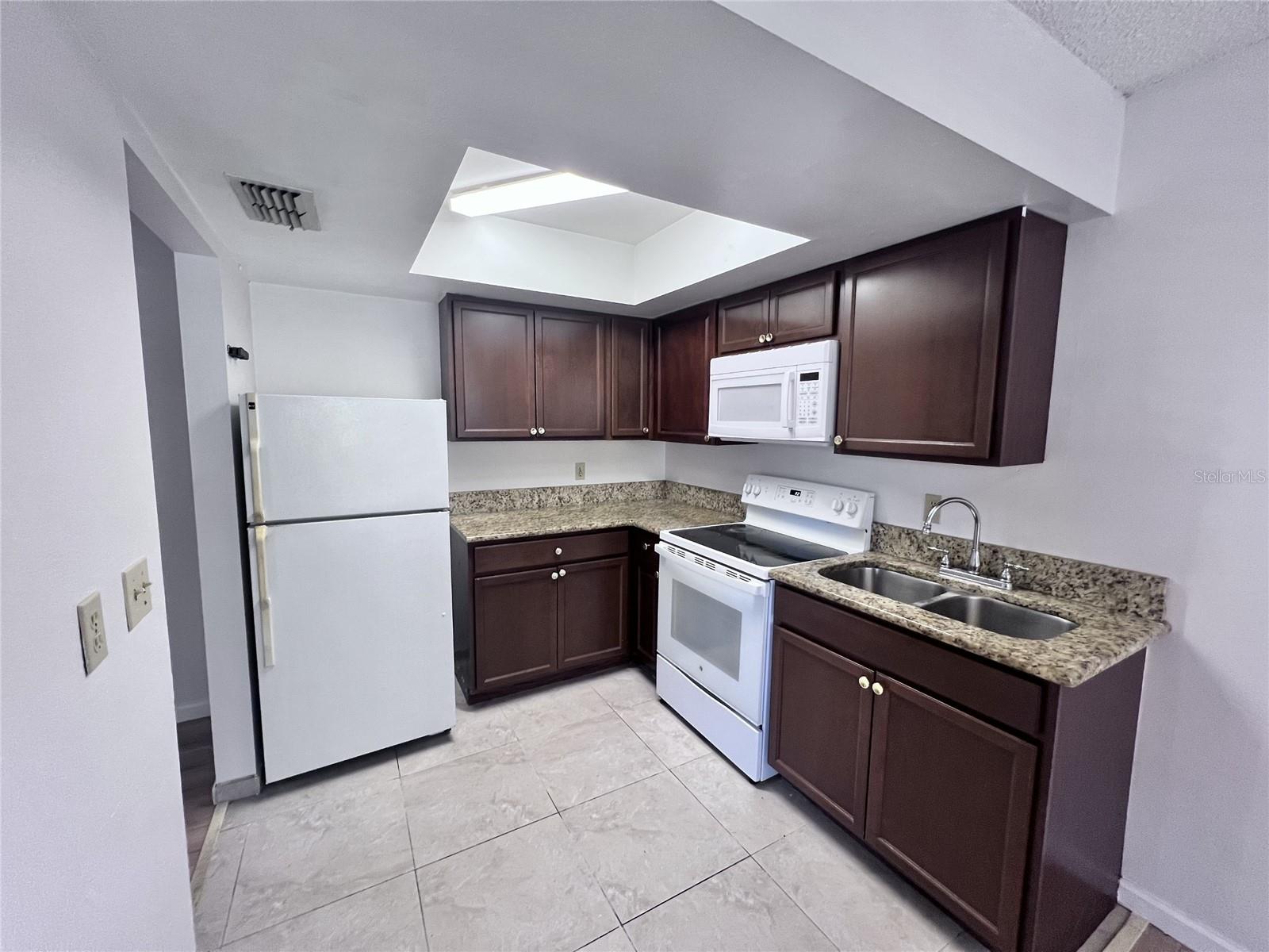 Image 7 of 9 For 1802 Barton Drive 3