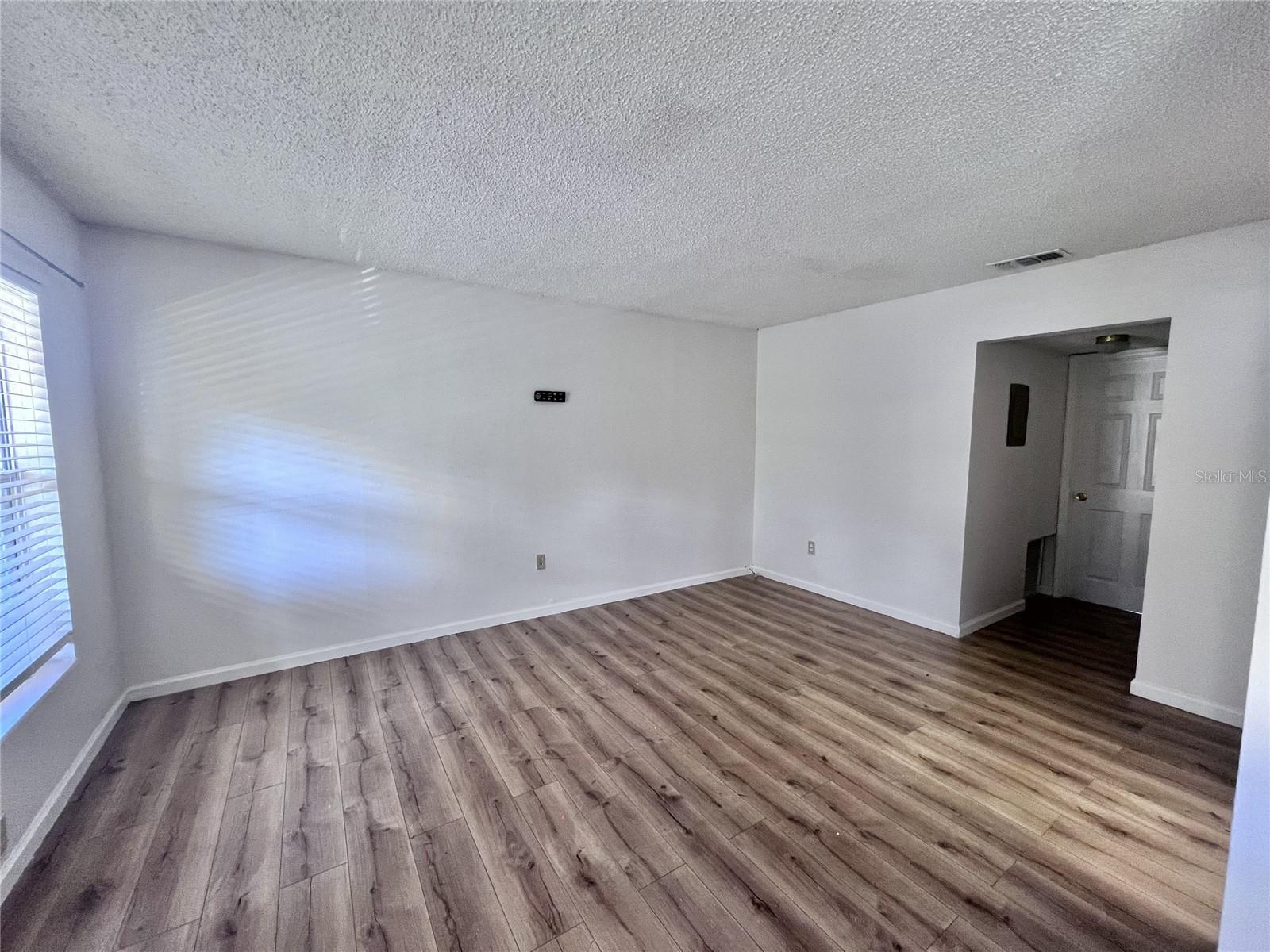 Image 8 of 9 For 1802 Barton Drive 3